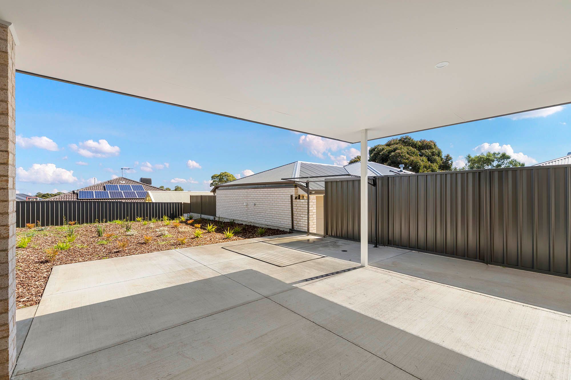 O Halloran 2 BR - Alfresco LR No Logo