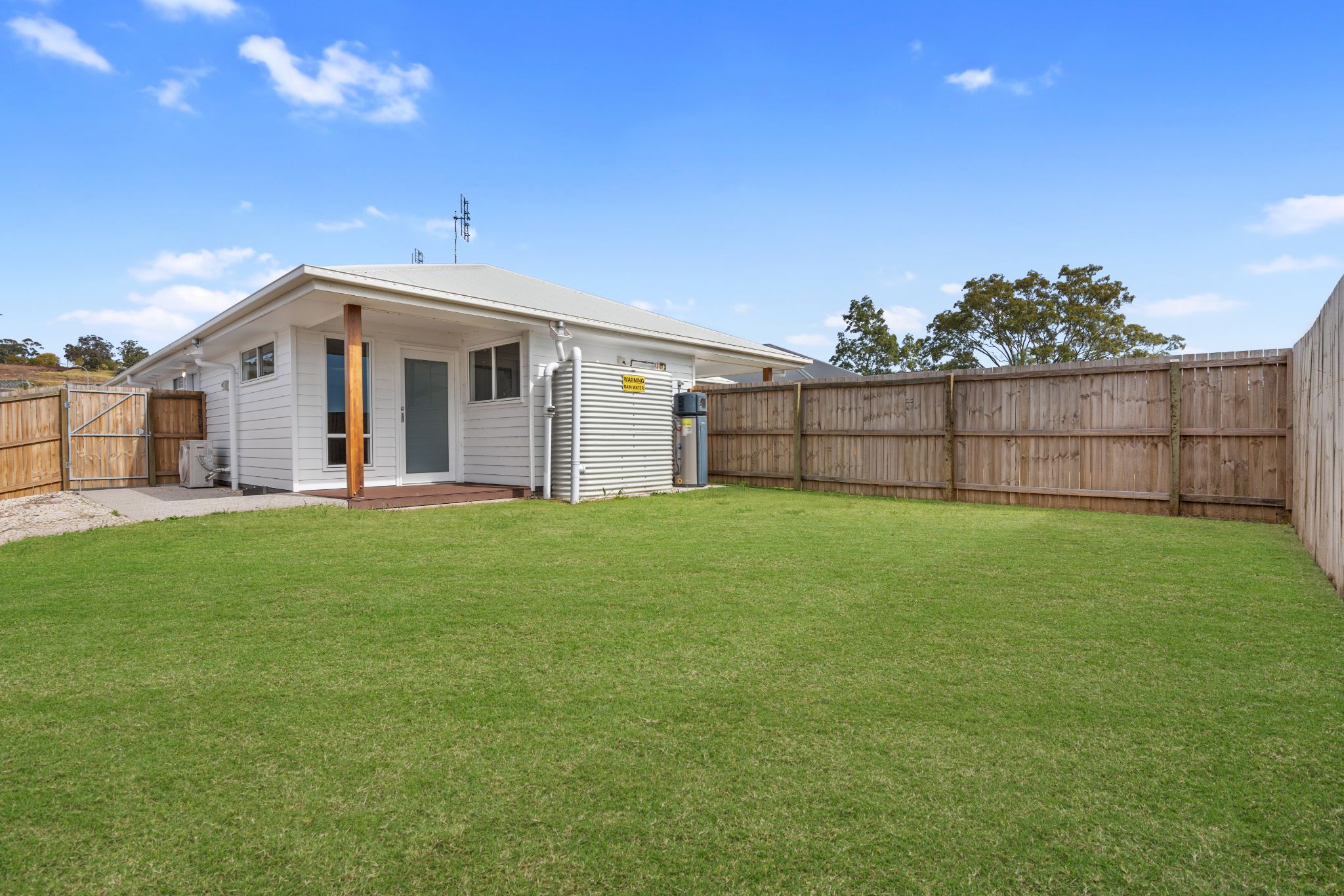 010 Open2view_ID959185-2_21_Melanie_St_Cotswold