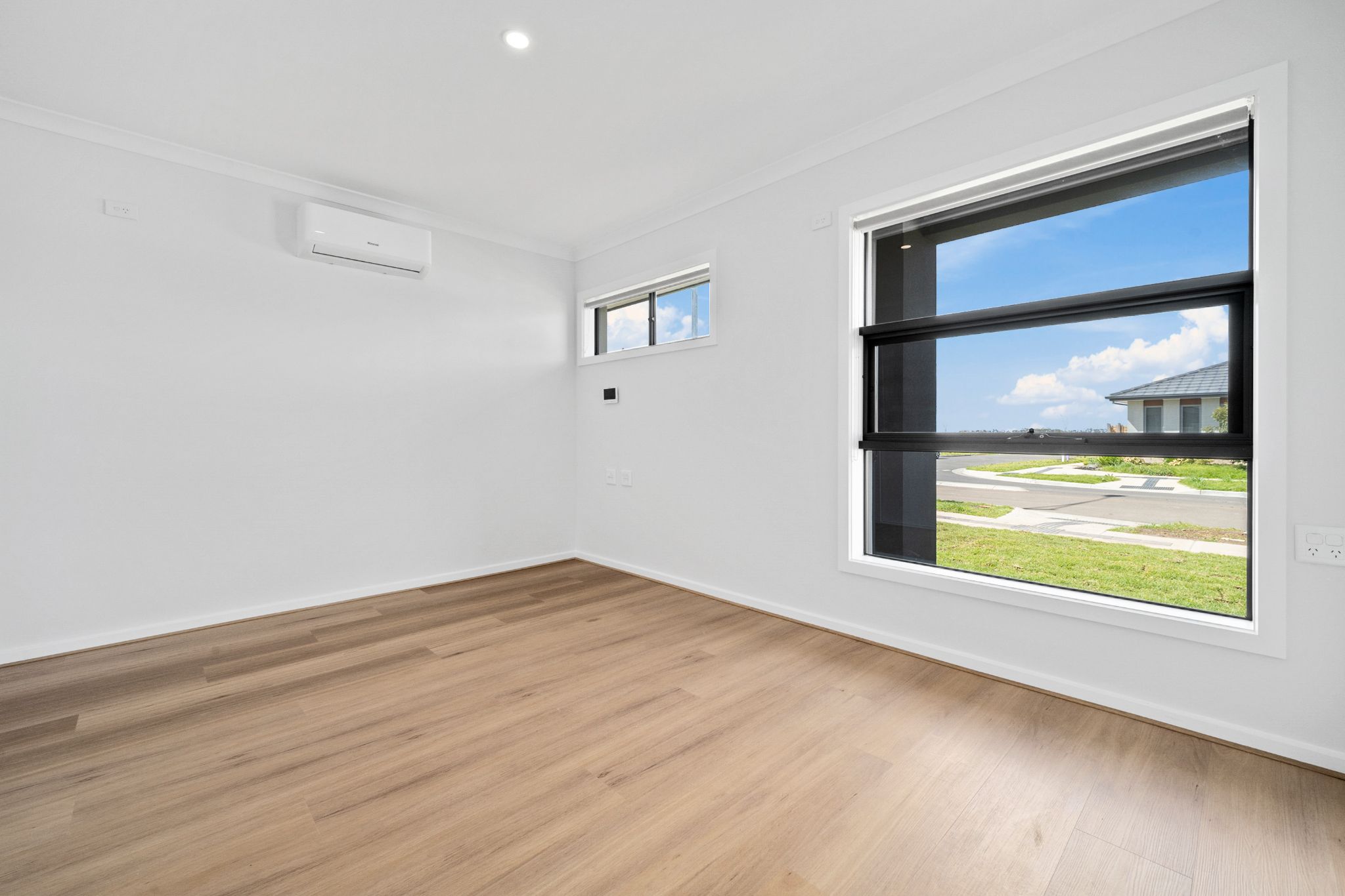 017 Open2view_ID779471-1_Empress_St