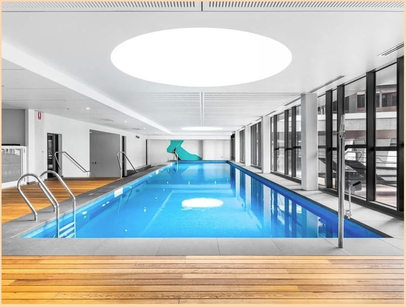 swimming pool__