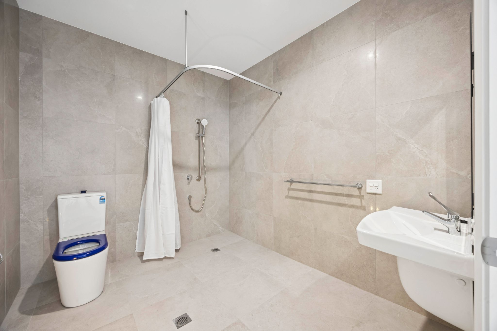 22 print-49-Bainton-Cres-22