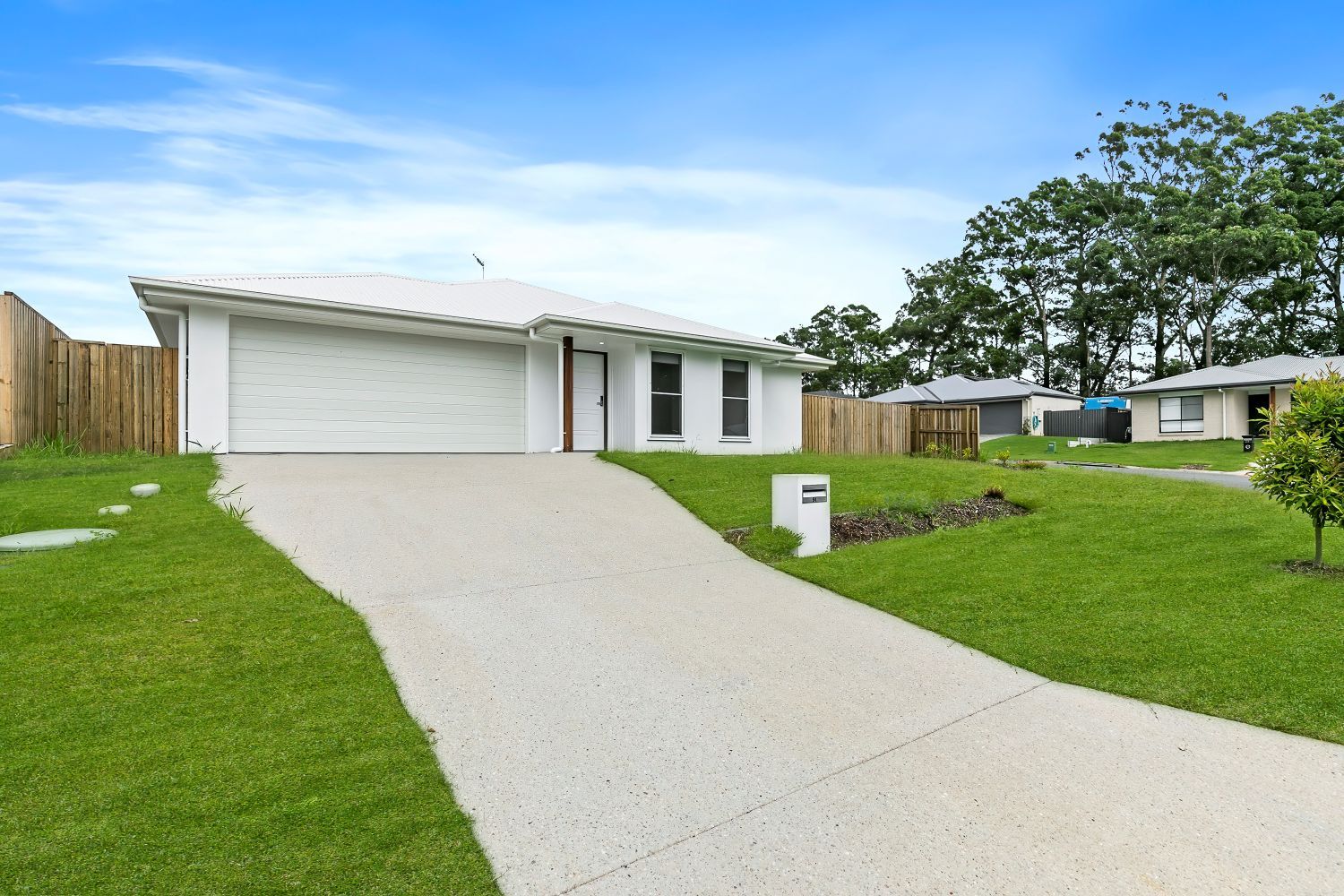 013 Open2view_ID941566-51_Brumby_Circuit