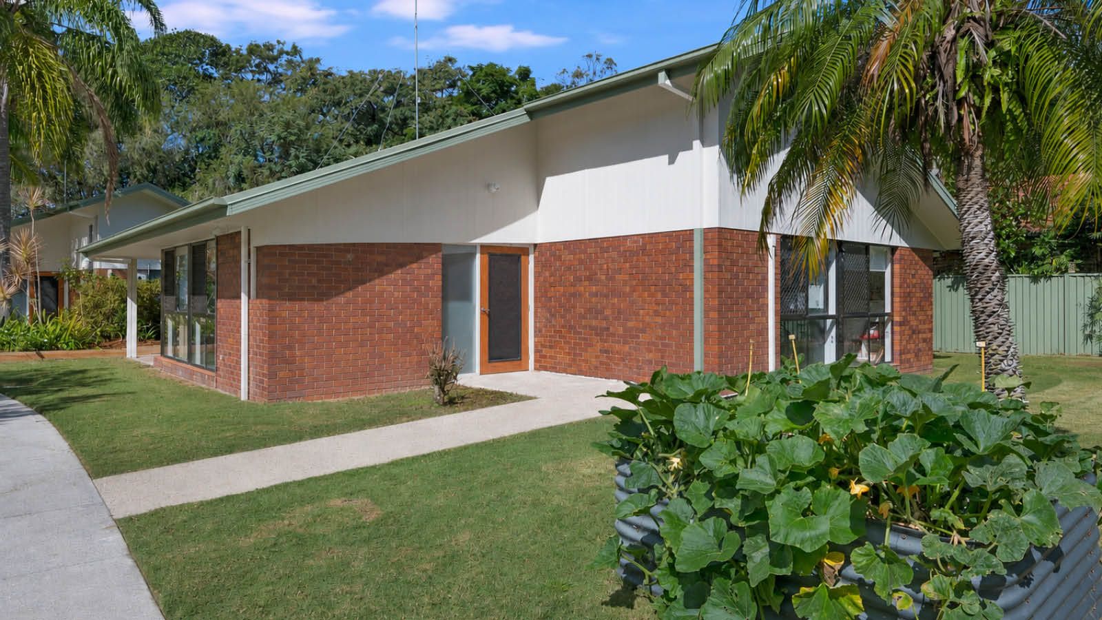 burleigh heads-dax40060P-accommodation-01-l