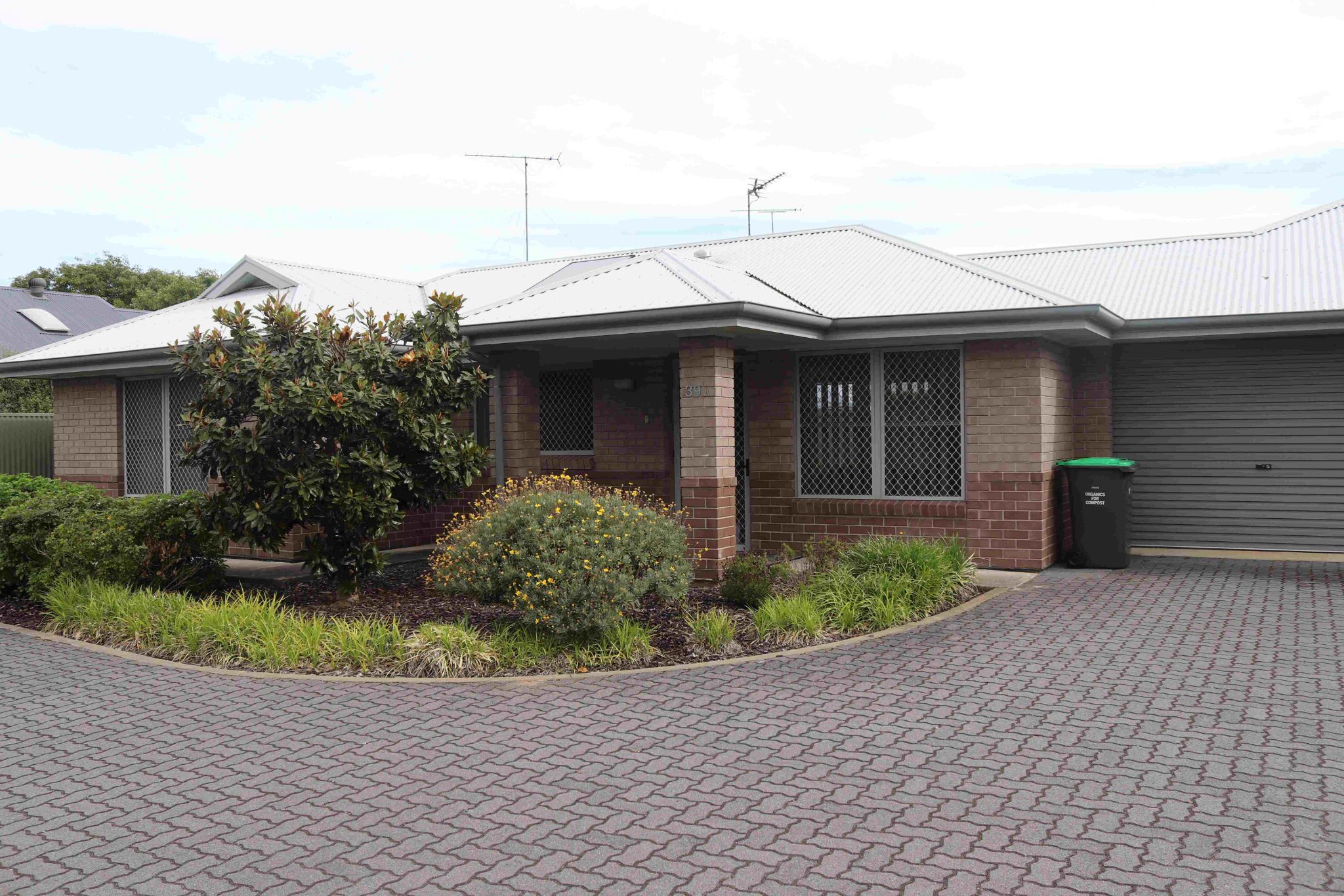39a Lindsay   Front facade