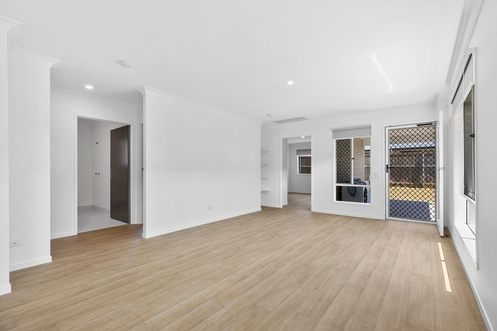 008 Open2view_ID972416-57_Dougan_Street