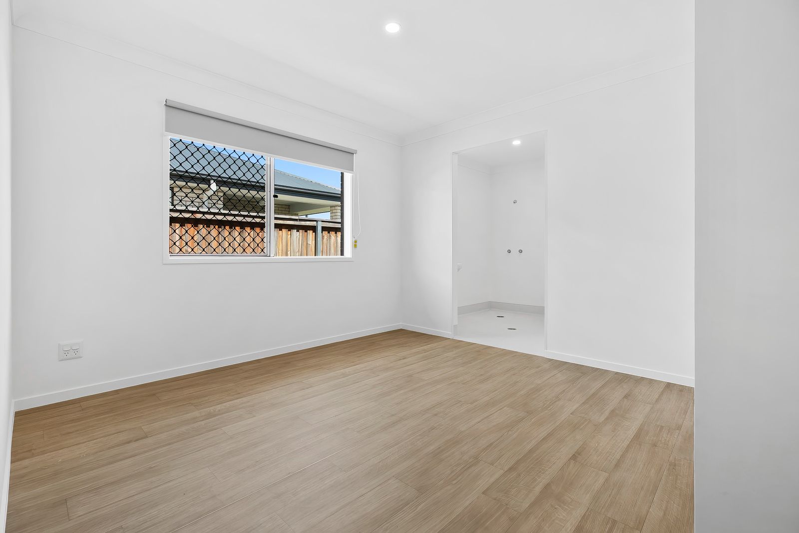 011 Open2view_ID972416-57_Dougan_Street