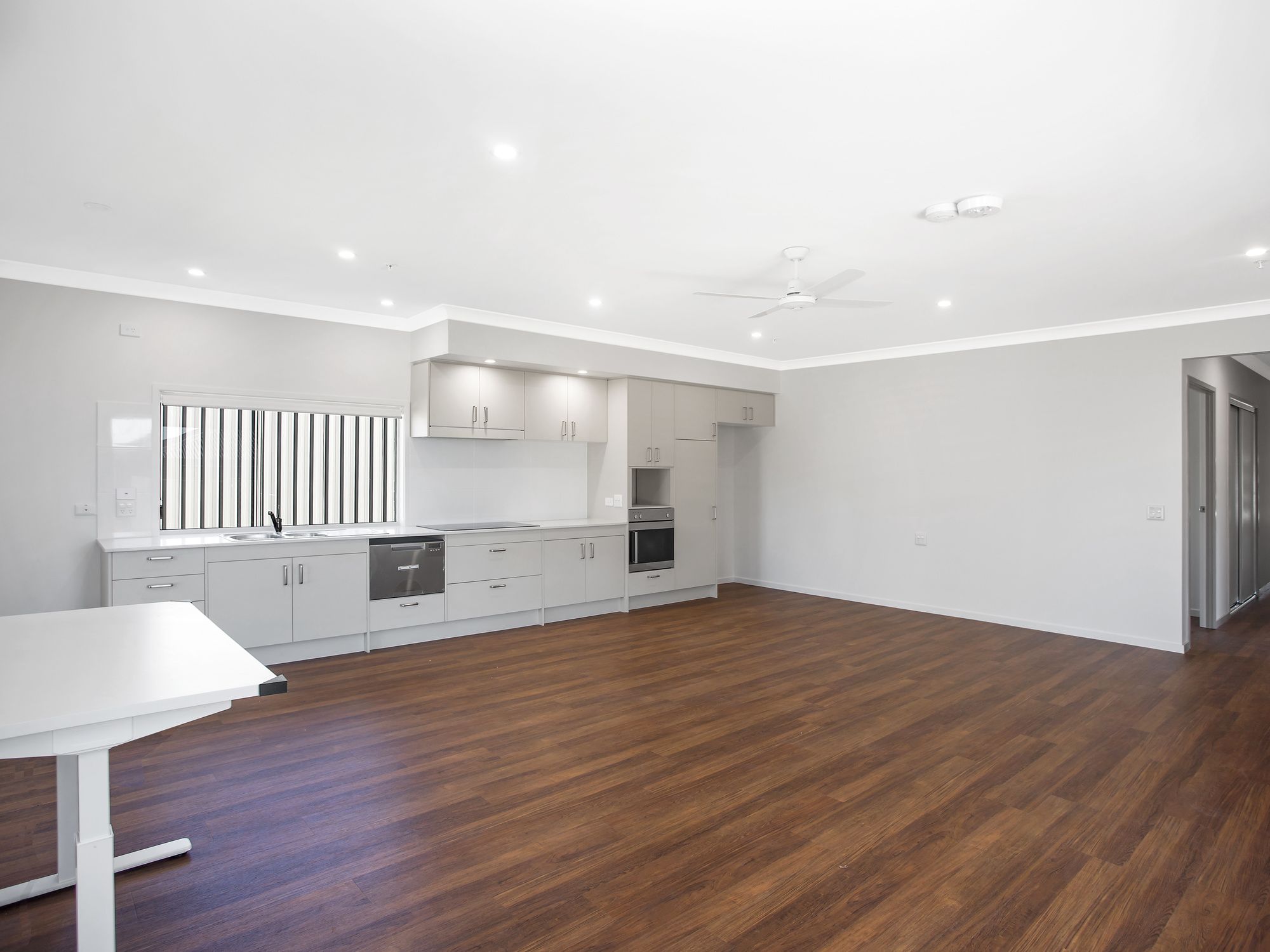 004 Open2view_ID829252-9_Turnberry_Avenue