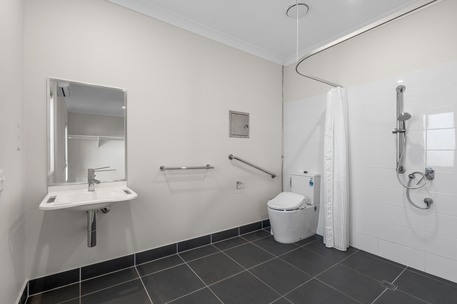 009 Open2view_ID971176-13A_Wyndham_Street__North_Toowoomba