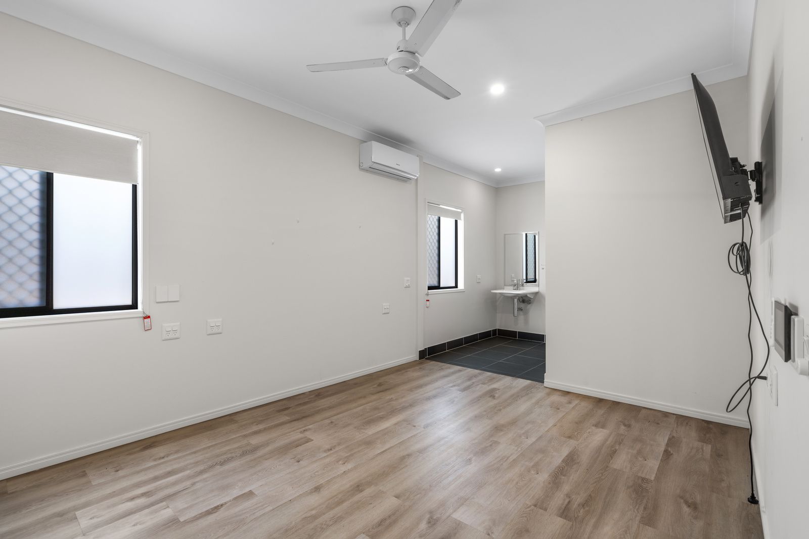 010 Open2view_ID971176-13A_Wyndham_Street__North_Toowoomba