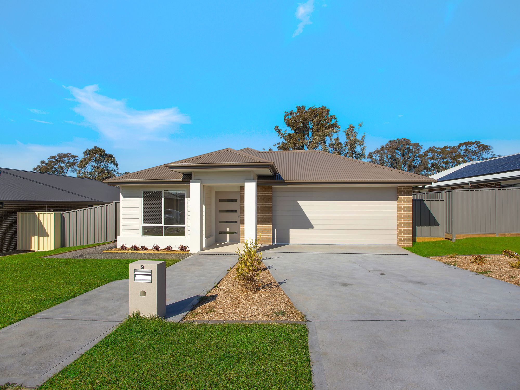 001 Open2view_ID829252-9_Turnberry_Avenue