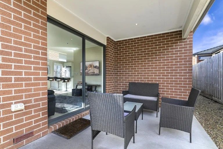 Cranbourne North 2 pic back Undercover