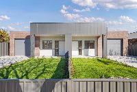 Collins   Facade Both LR No Logo