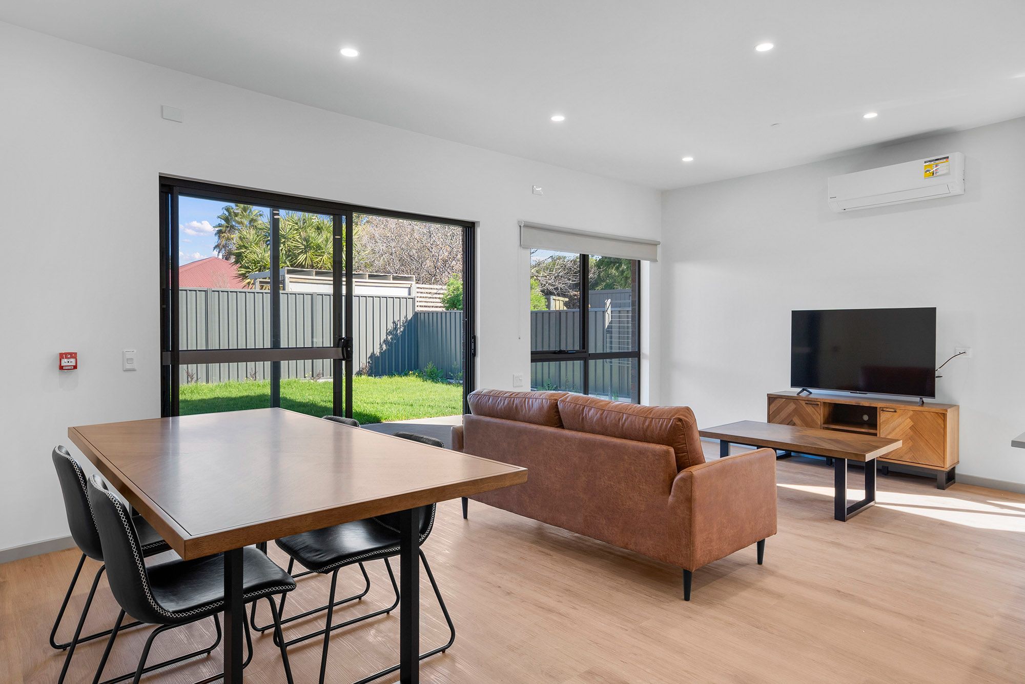 Collins   Living Dining onto Alfresco 1 LR No Logo