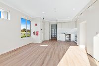 009 Open2view_ID903633-2_Prominent_Road