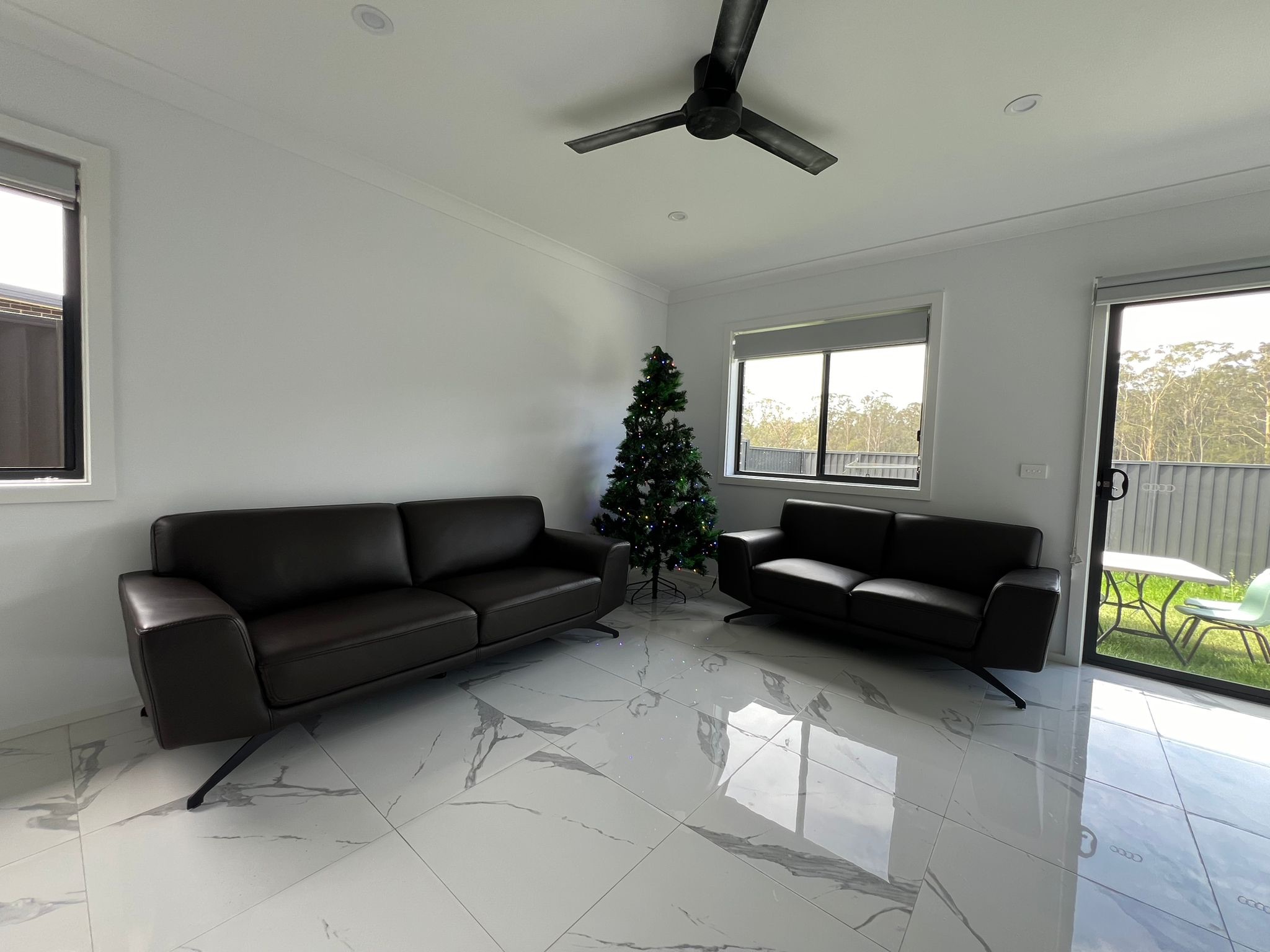 63a7dc1a 386b-4500-8500-4a6344a80027