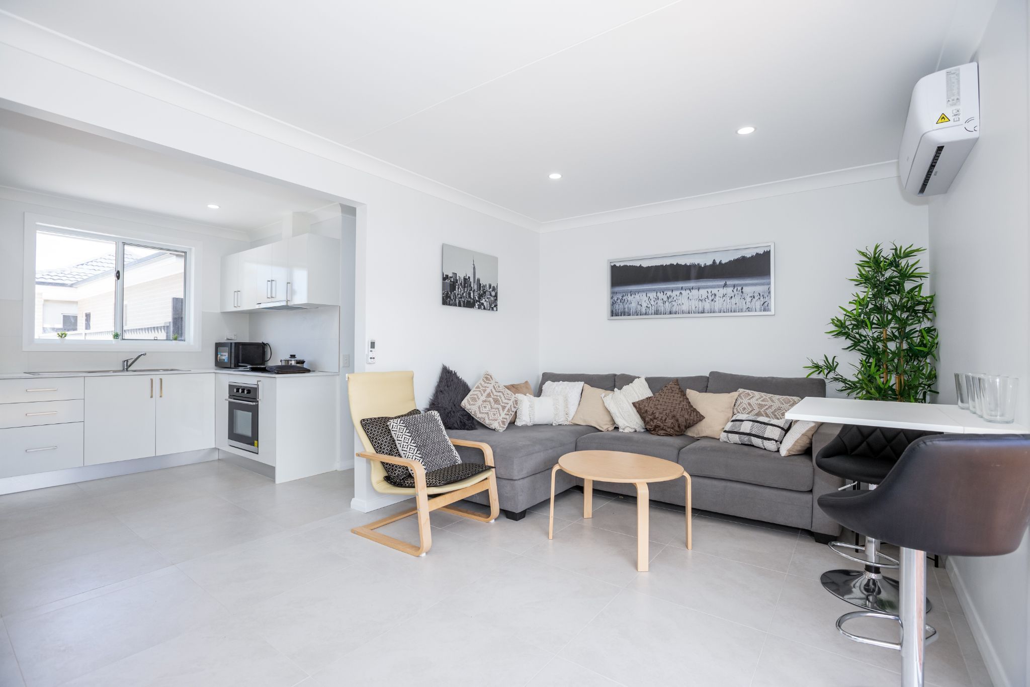 Open Lounge - Ktichen area