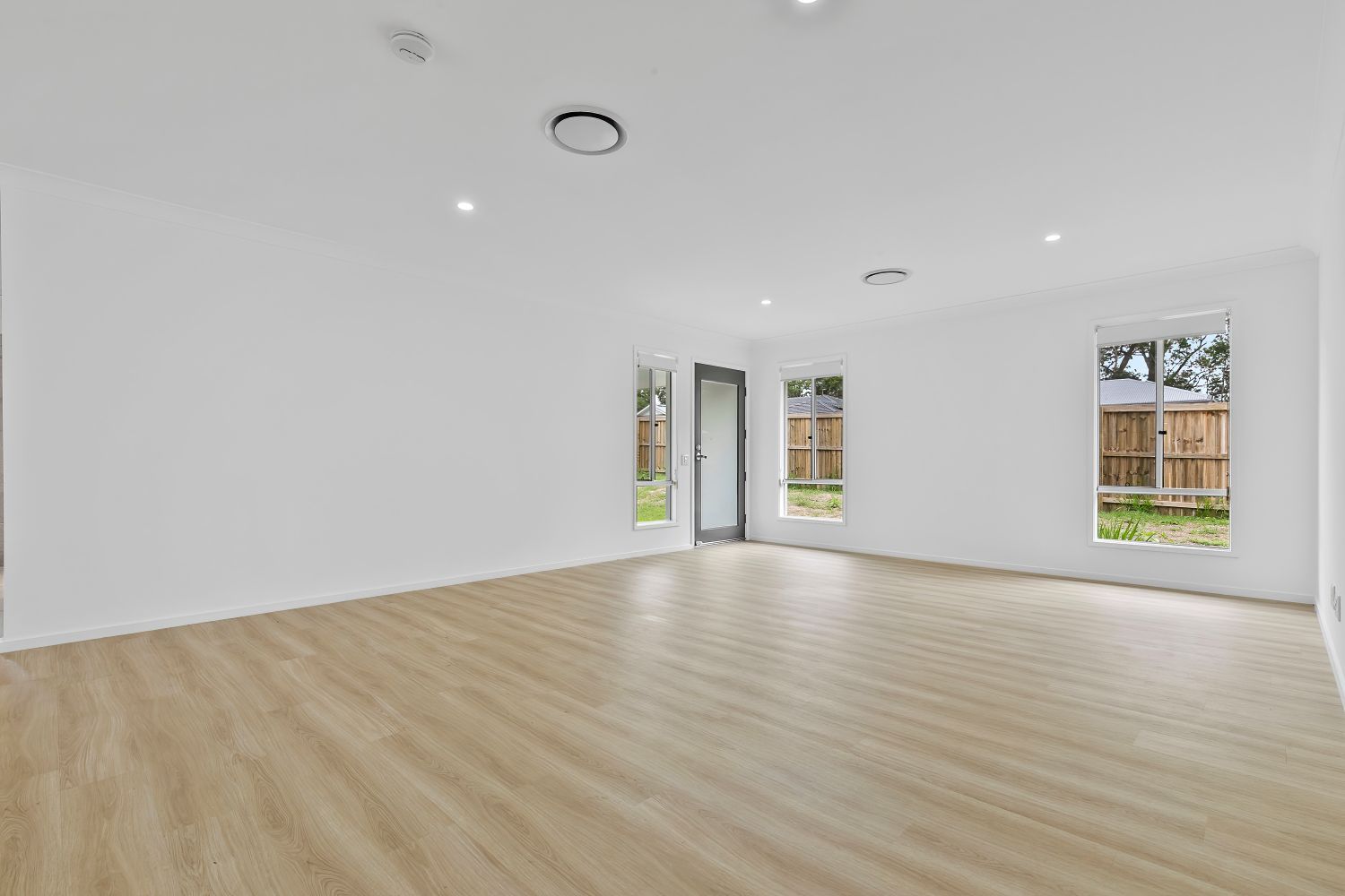 011 Open2view_ID941566-51_Brumby_Circuit