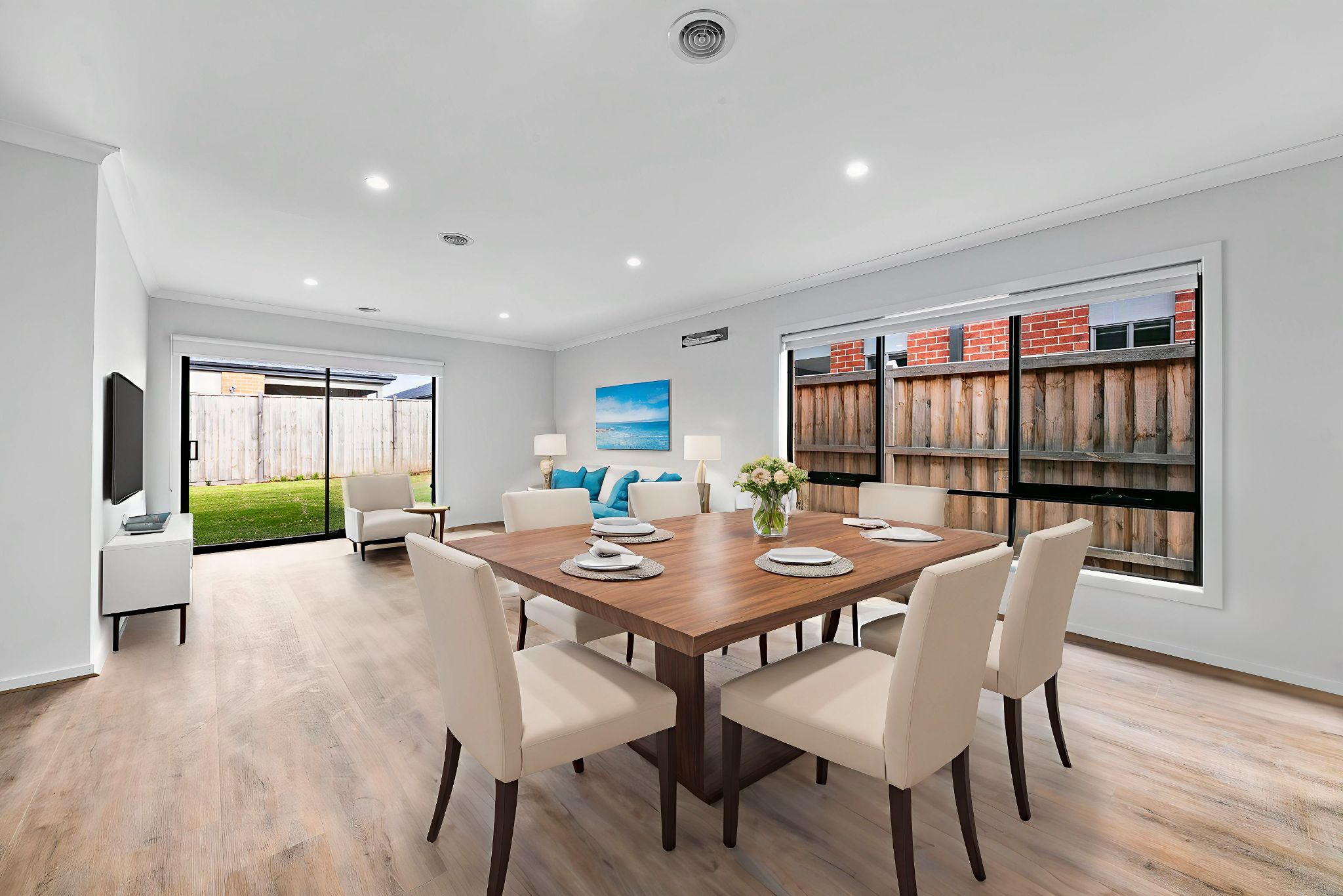 sz32777 - dining room - standard - 3-re hires-2