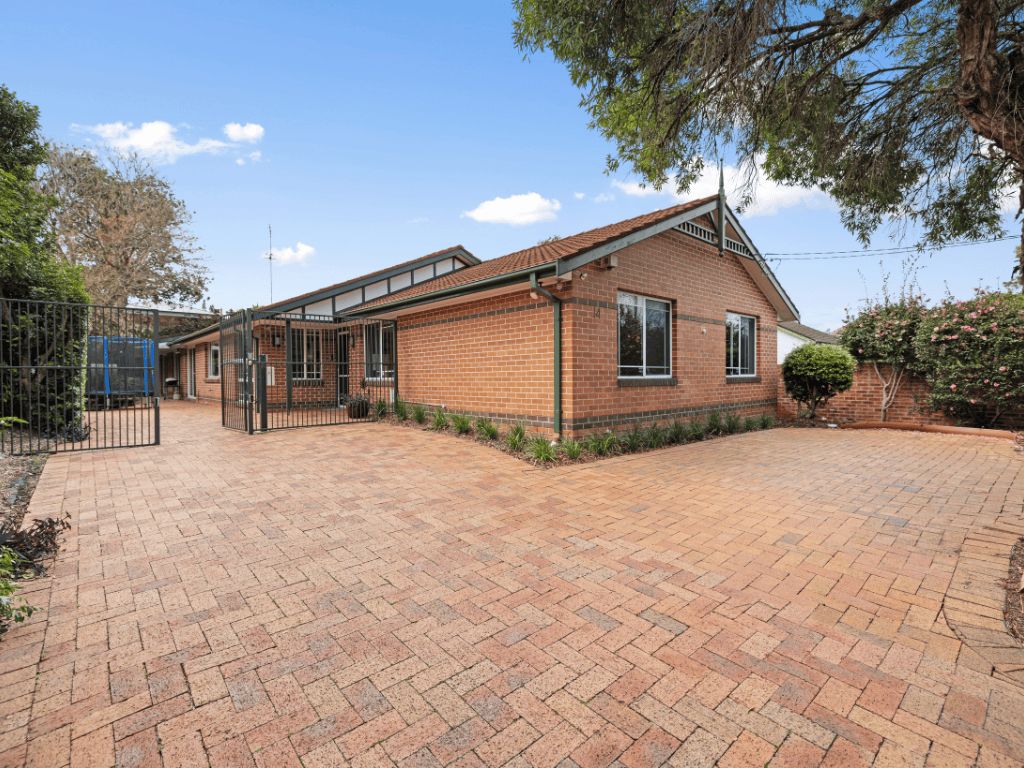 Short Term Accommodation Respite Dee Why-Grevillia_Image 02_Front 1.2