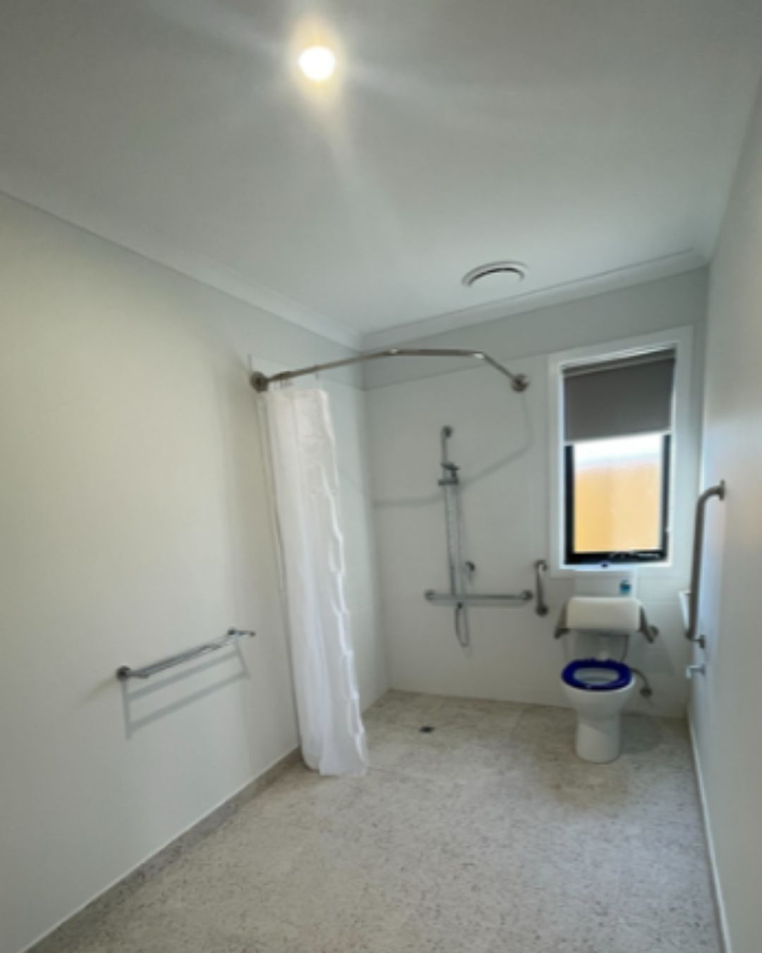 Marshy Ave   Bathroom