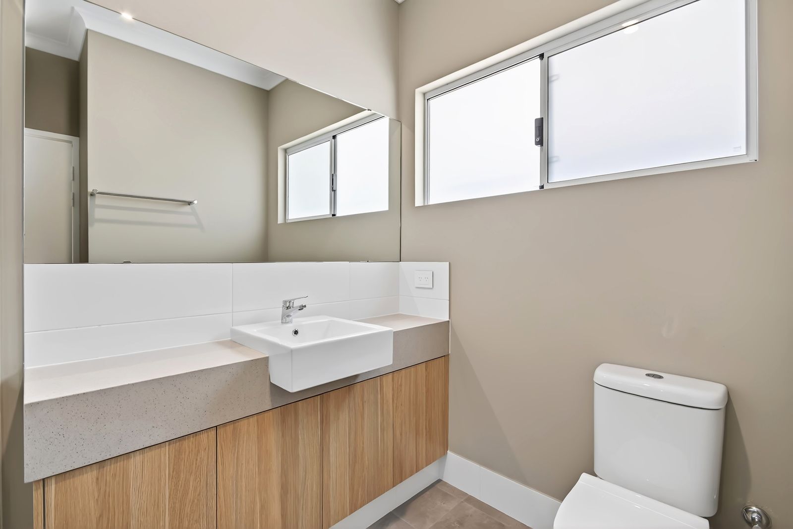 014 Open2view_ID979624-15_Overbeck_Street__Ashby