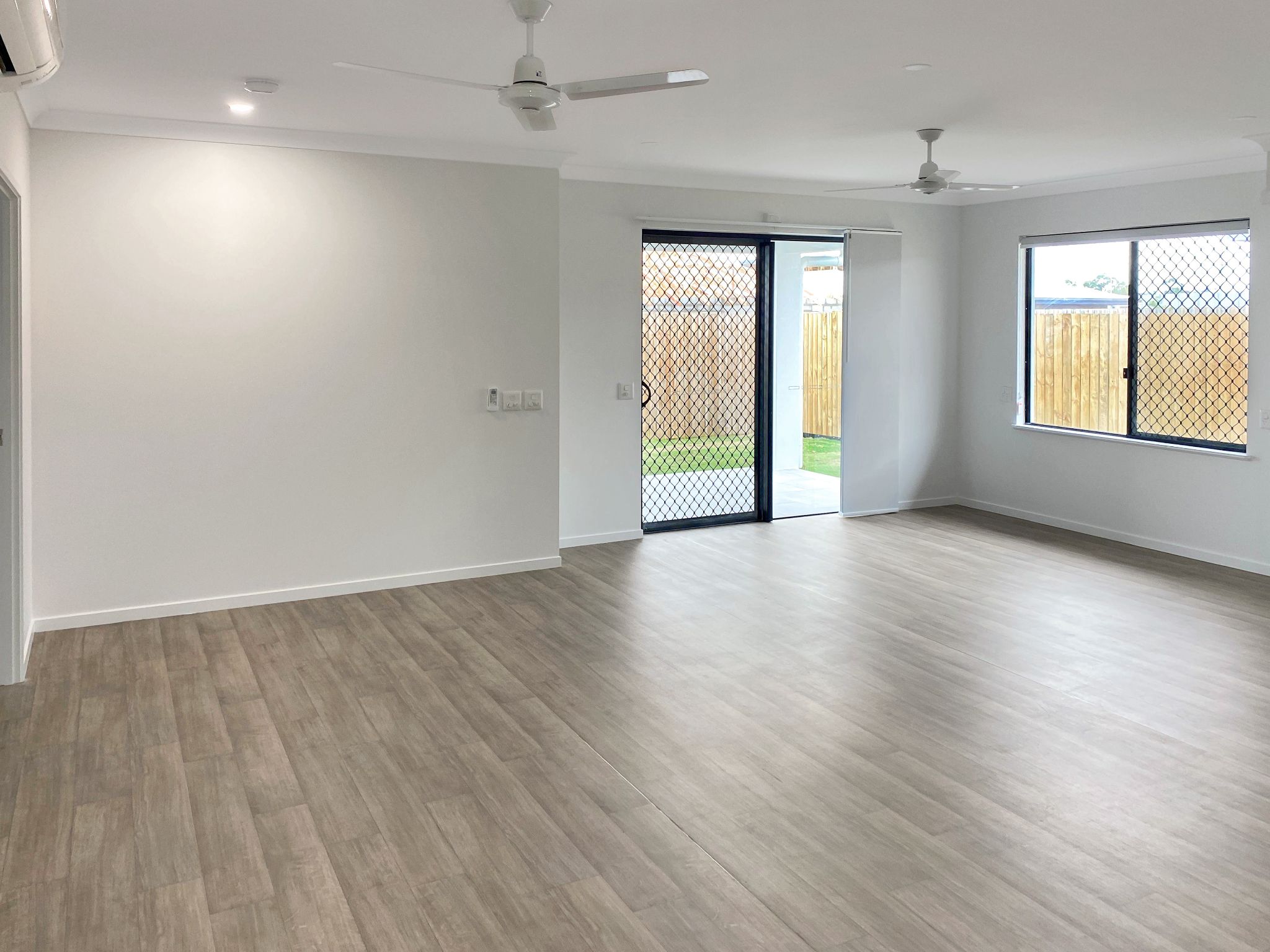 3   Liriope Cres 3 - Living