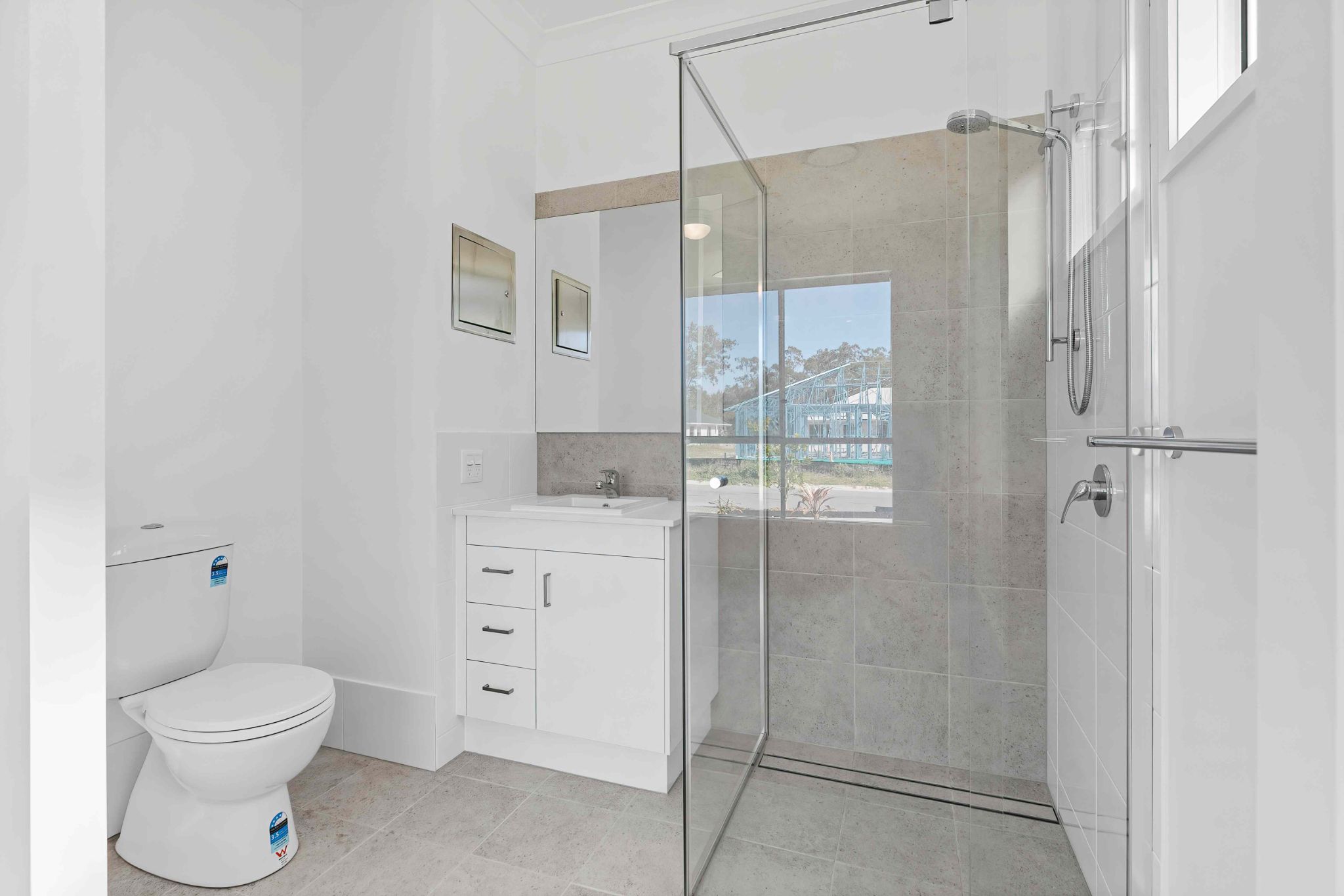 10   Gentle Rain Crct 3 - Bathroom