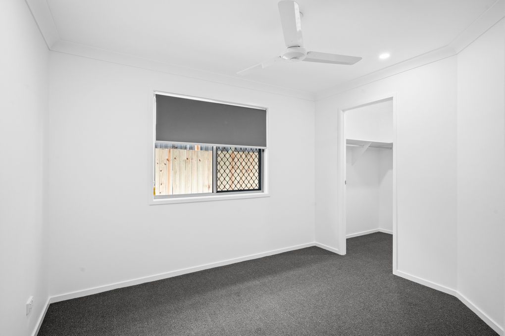 SIL bedroom w walkin