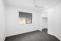 SIL bedroom w walkin