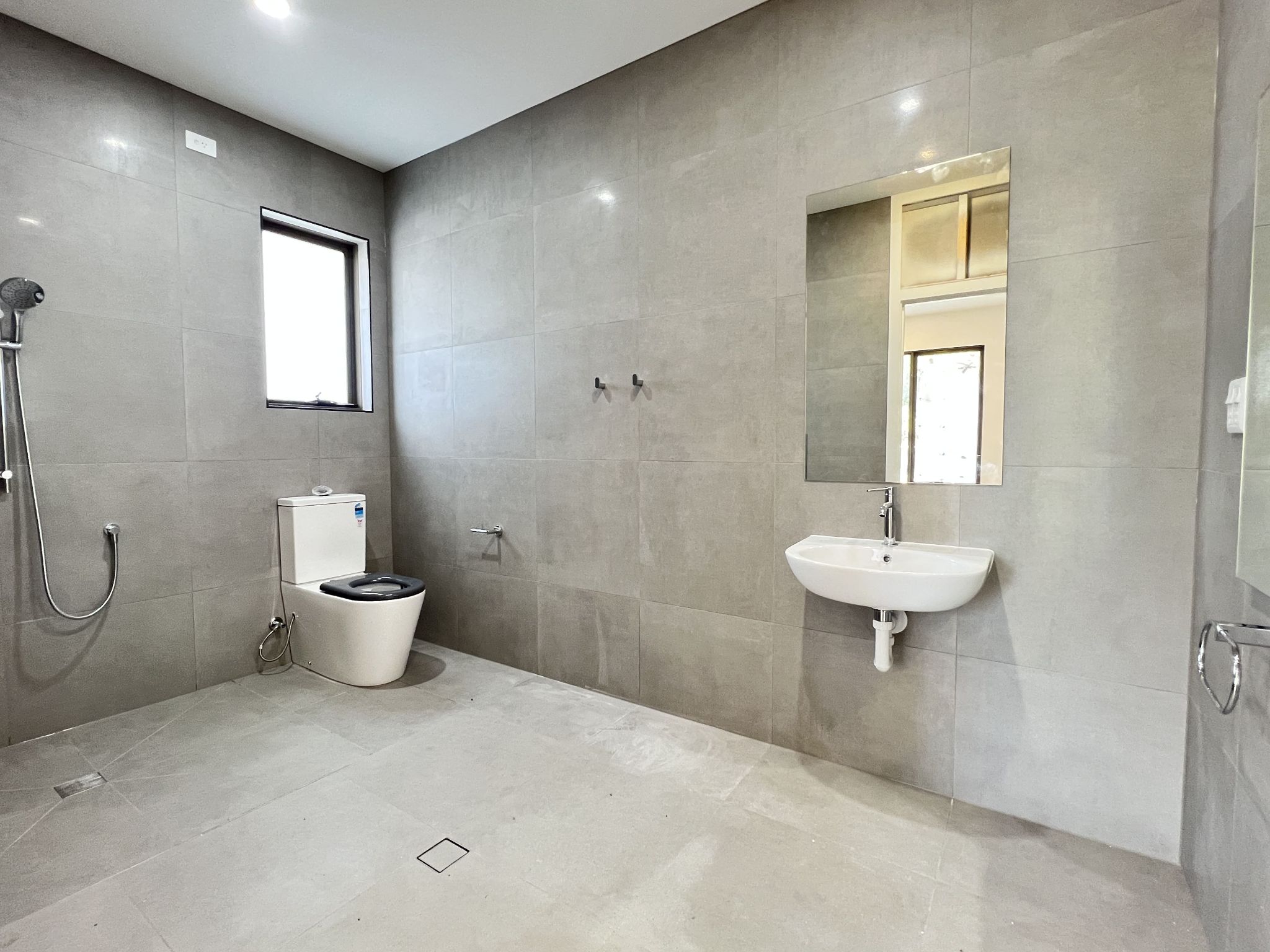 Photo 15 4-2025, 11 03 10 am