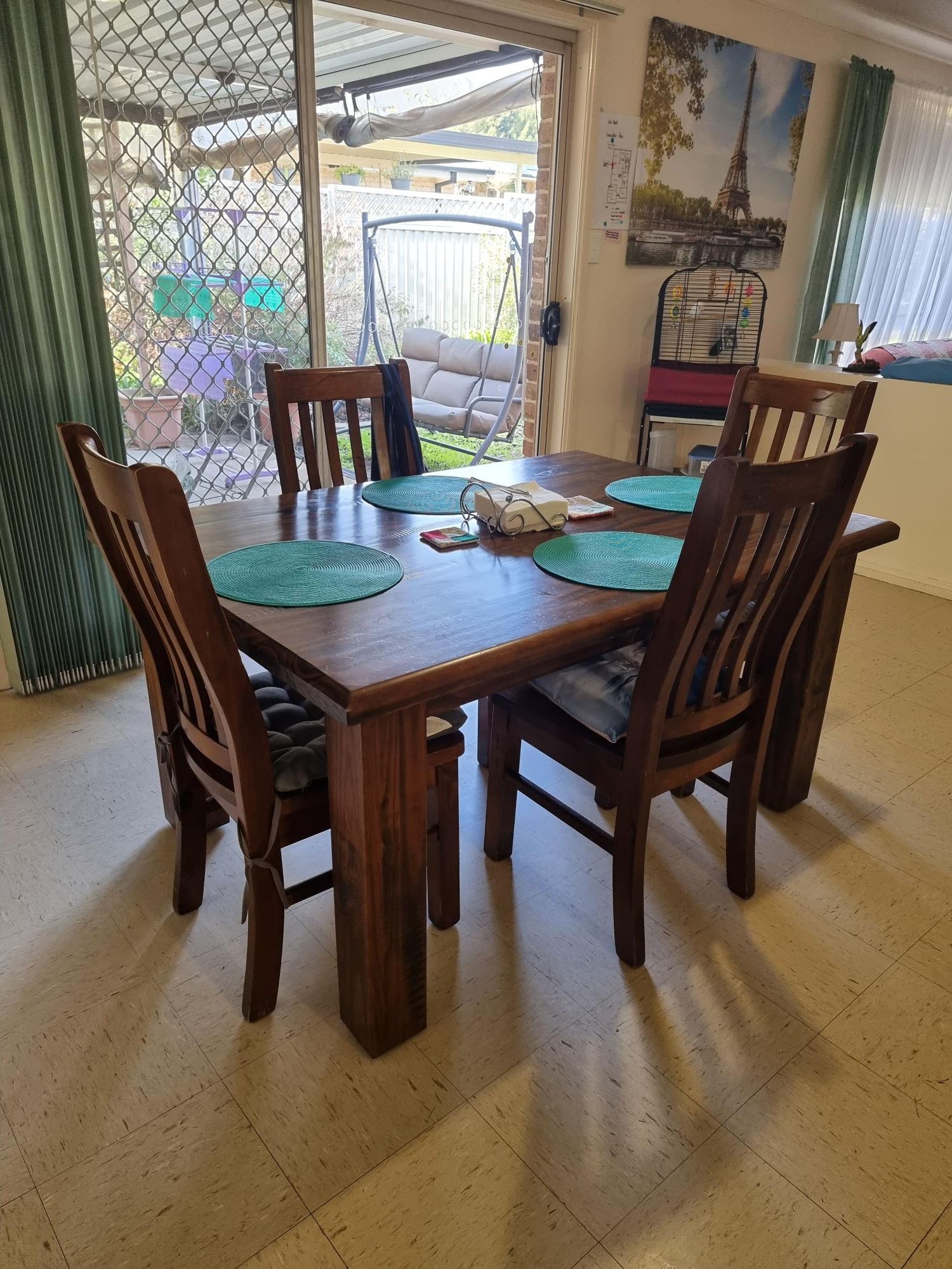 Inch St Dining