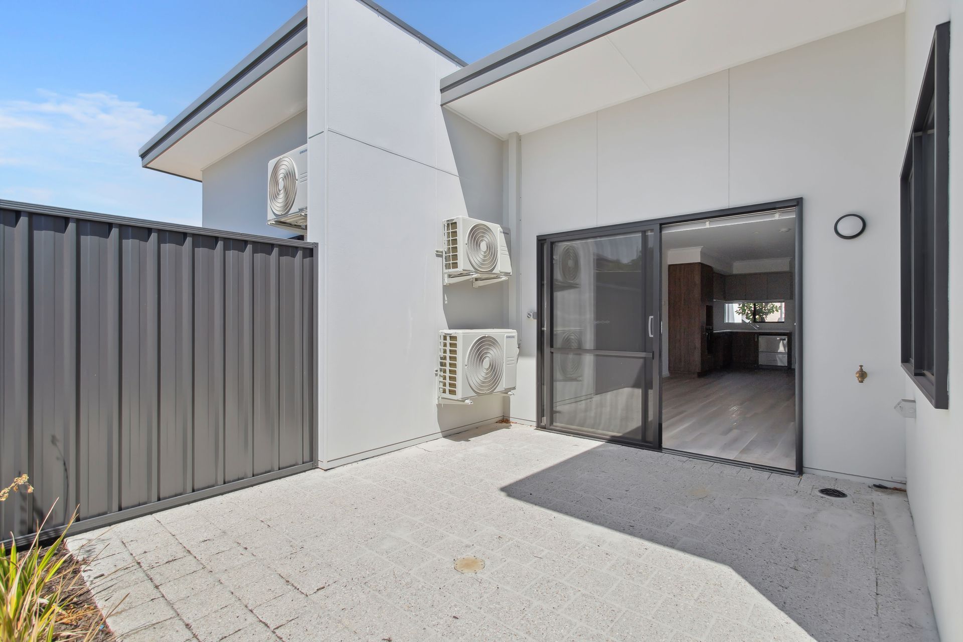 23 97 Morrison Rd, Midland 23