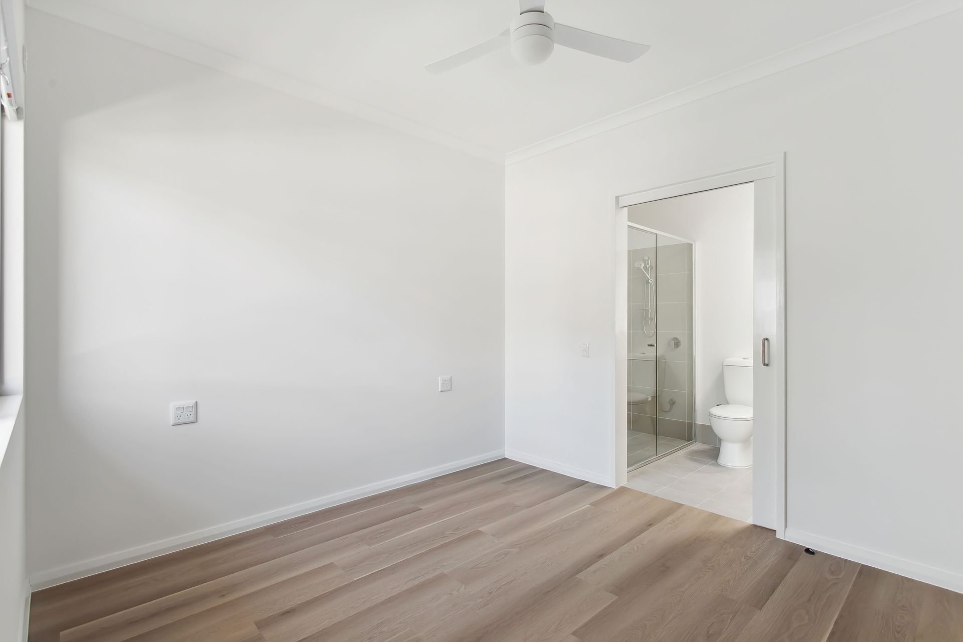 3 97 Morrison Rd, Midland 2