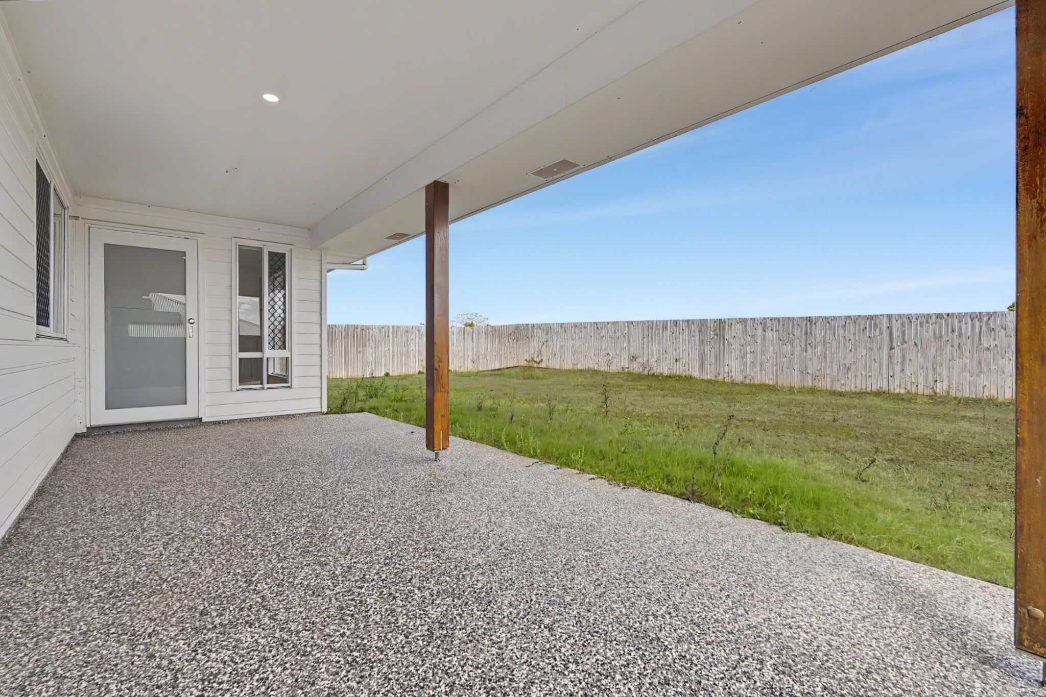 online image-compressor_003_Open2view_ID1033706-10_Thornbill_Close