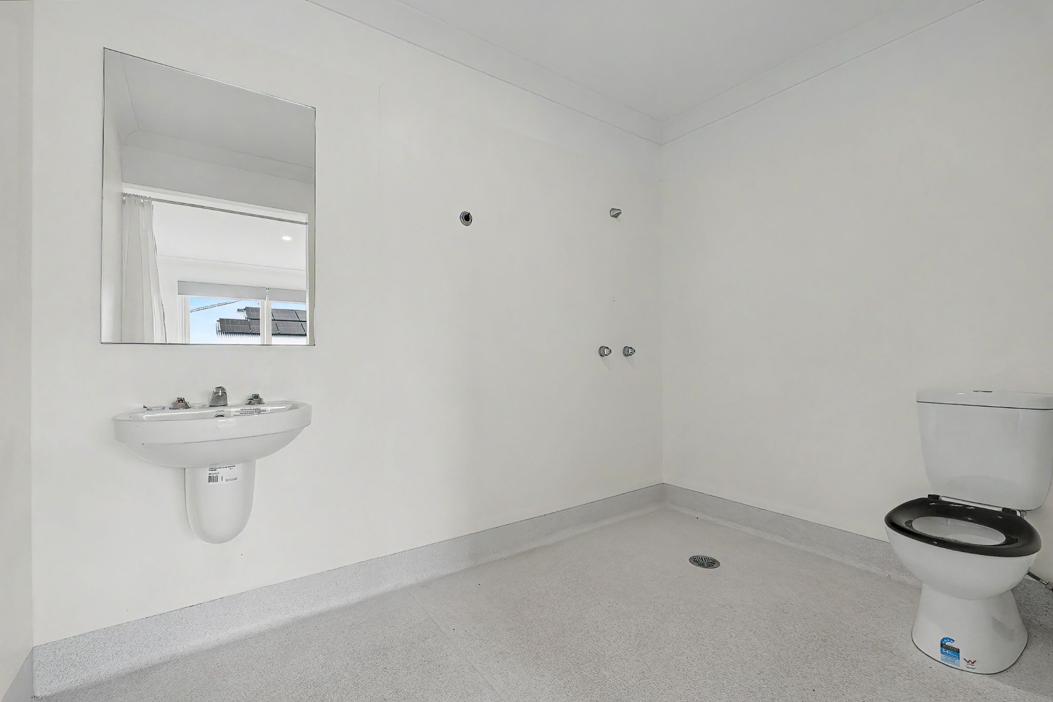 online image-compressor_009_Open2view_ID1033706-10_Thornbill_Close