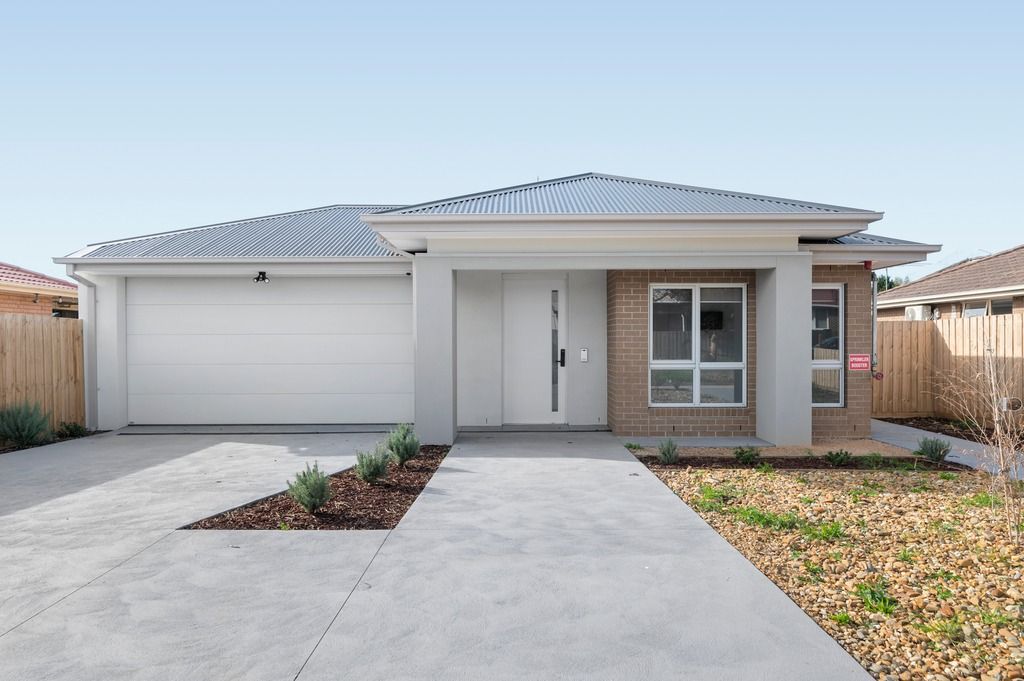73 Circle Drive South Cranbourne 001_1024