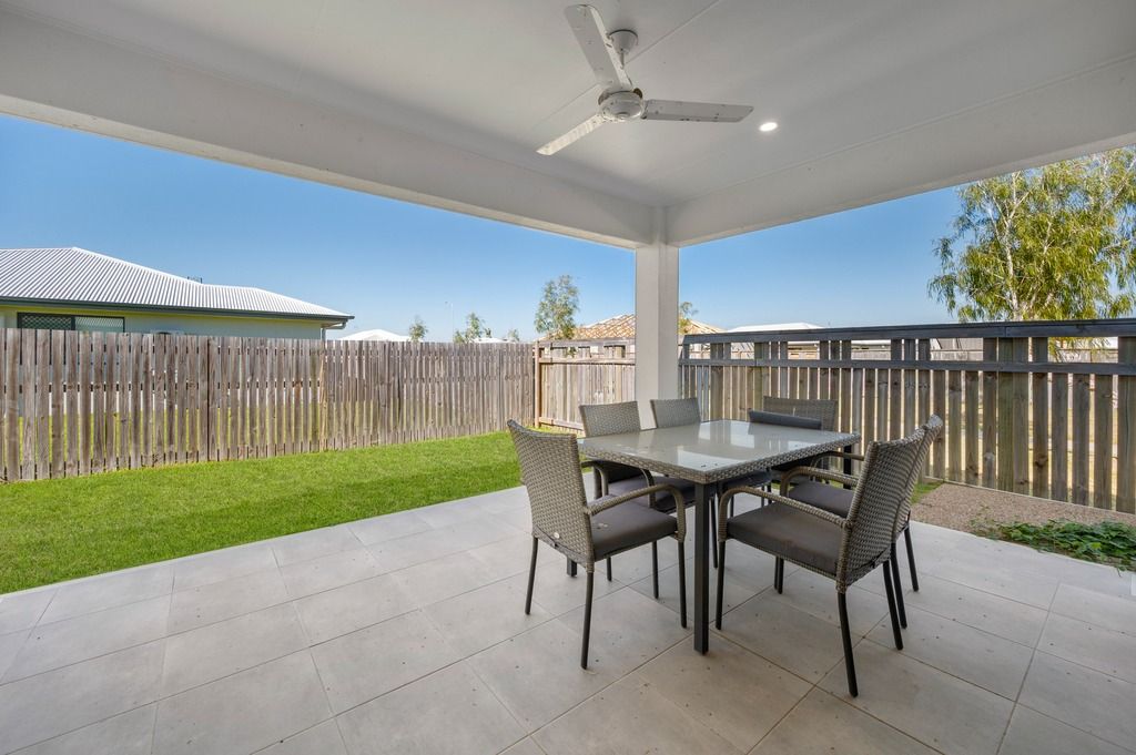 13   Firewheel Pde 16 - Patio