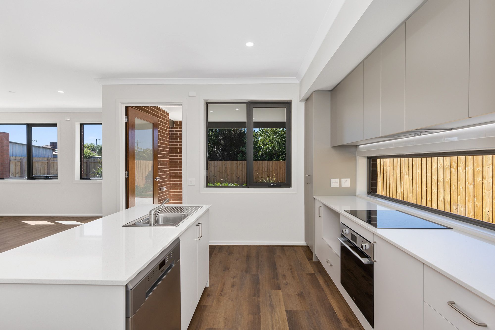 Lois   Kitchen 2 LR No Logo