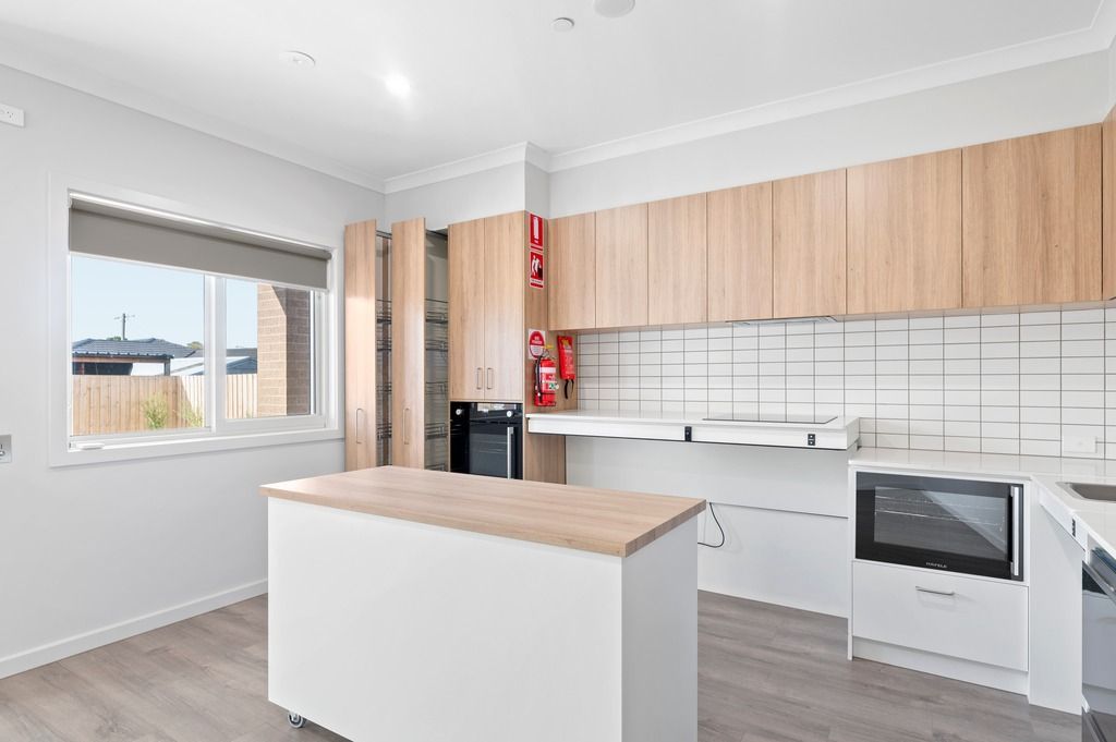 73 Circle Drive South Cranbourne 006_1024