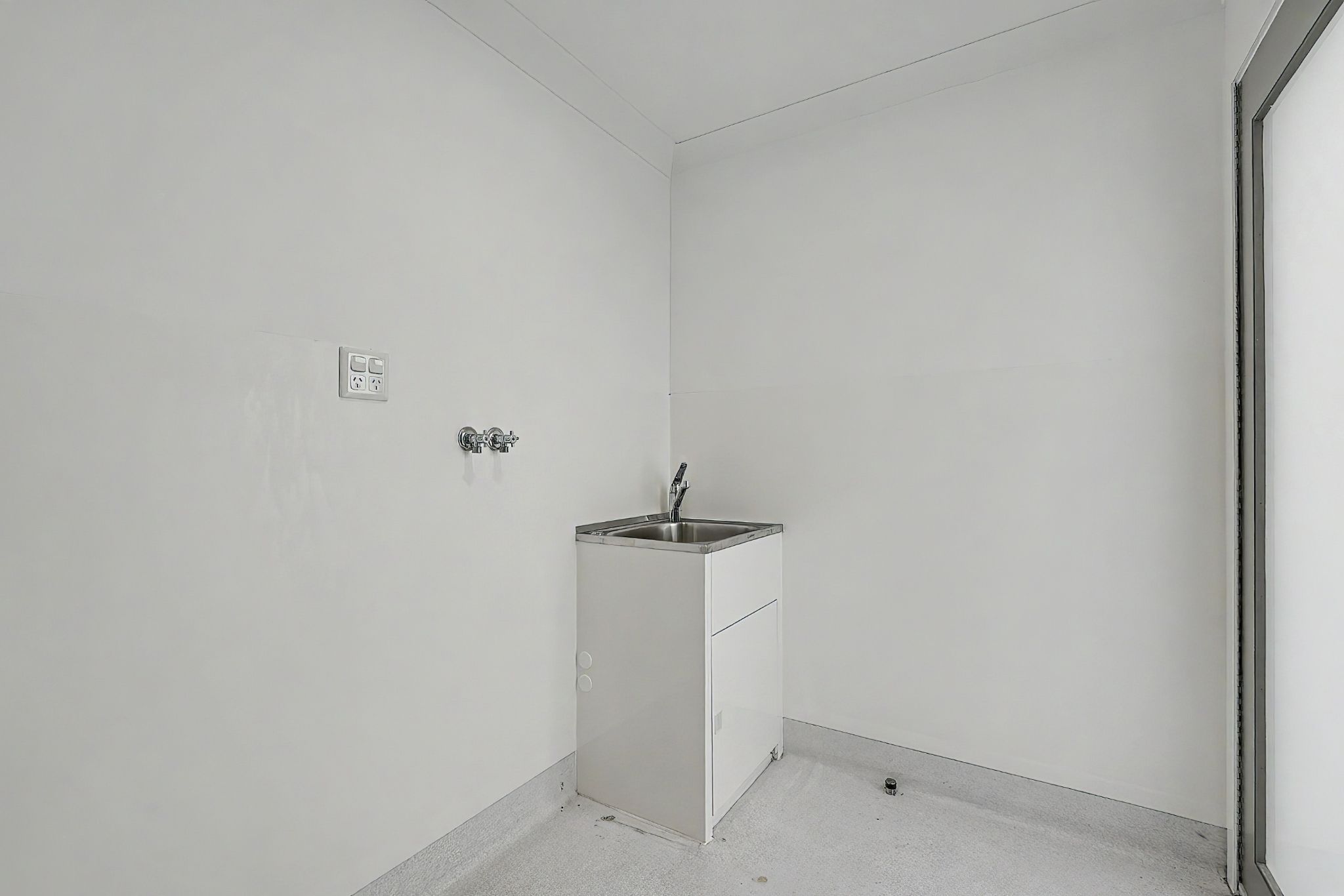 online image-compressor_006_Open2view_ID1033706-10_Thornbill_Close