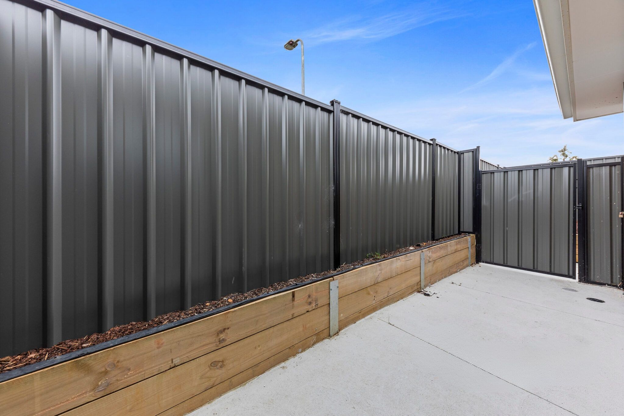 extracted image_3_2-2048x1366