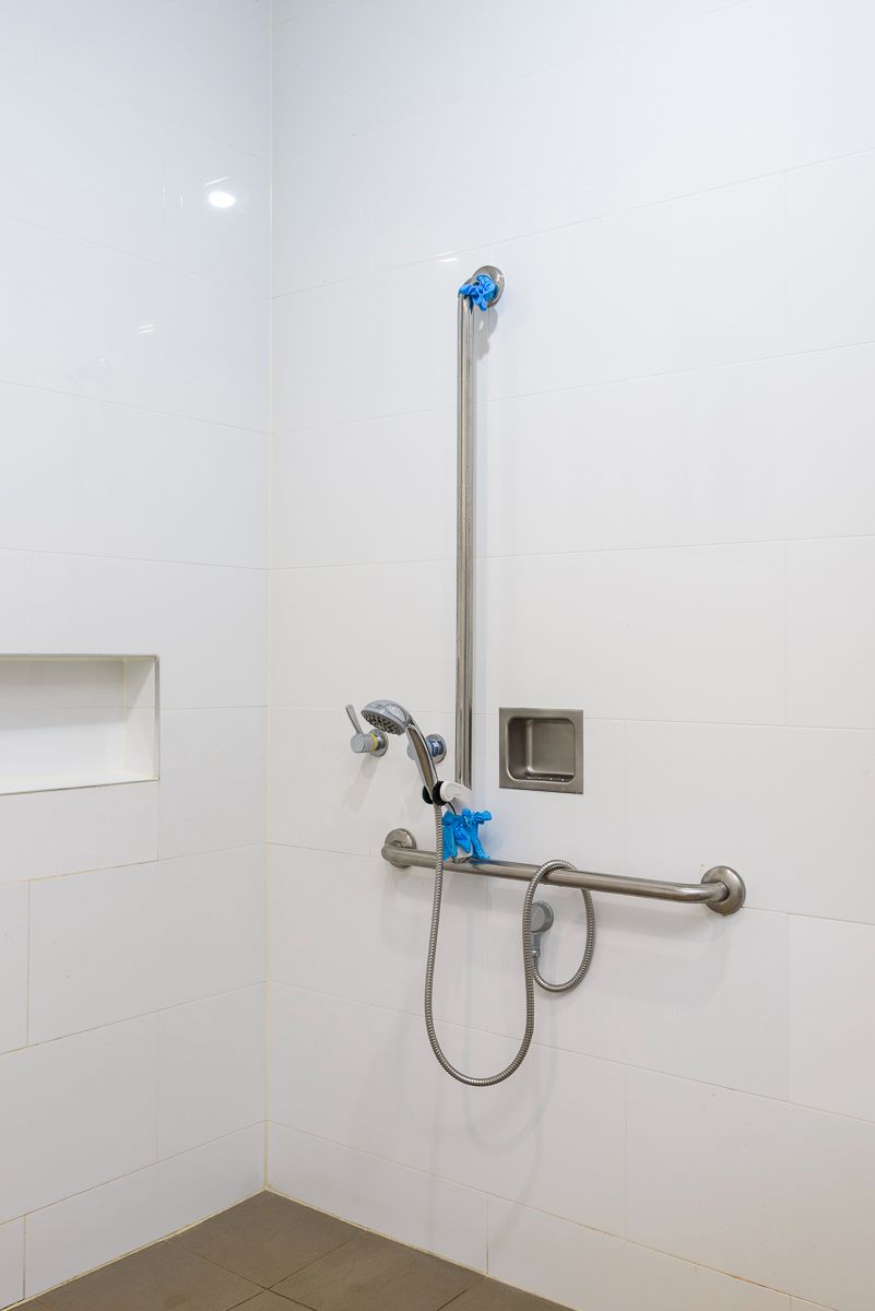 SIL036 LR_bolwarra heights_shared bathroom_3