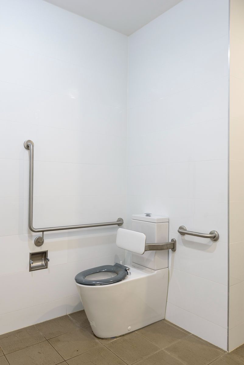 SIL036 LR_bolwarra heights_shared bathroom_5