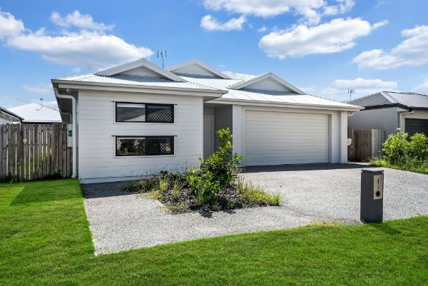 2   Eaglefield St 3 - Front