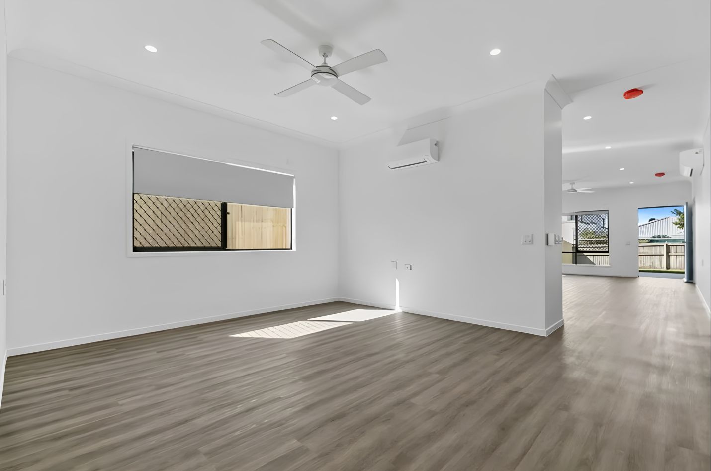 6 Redland Bay Second Lounge