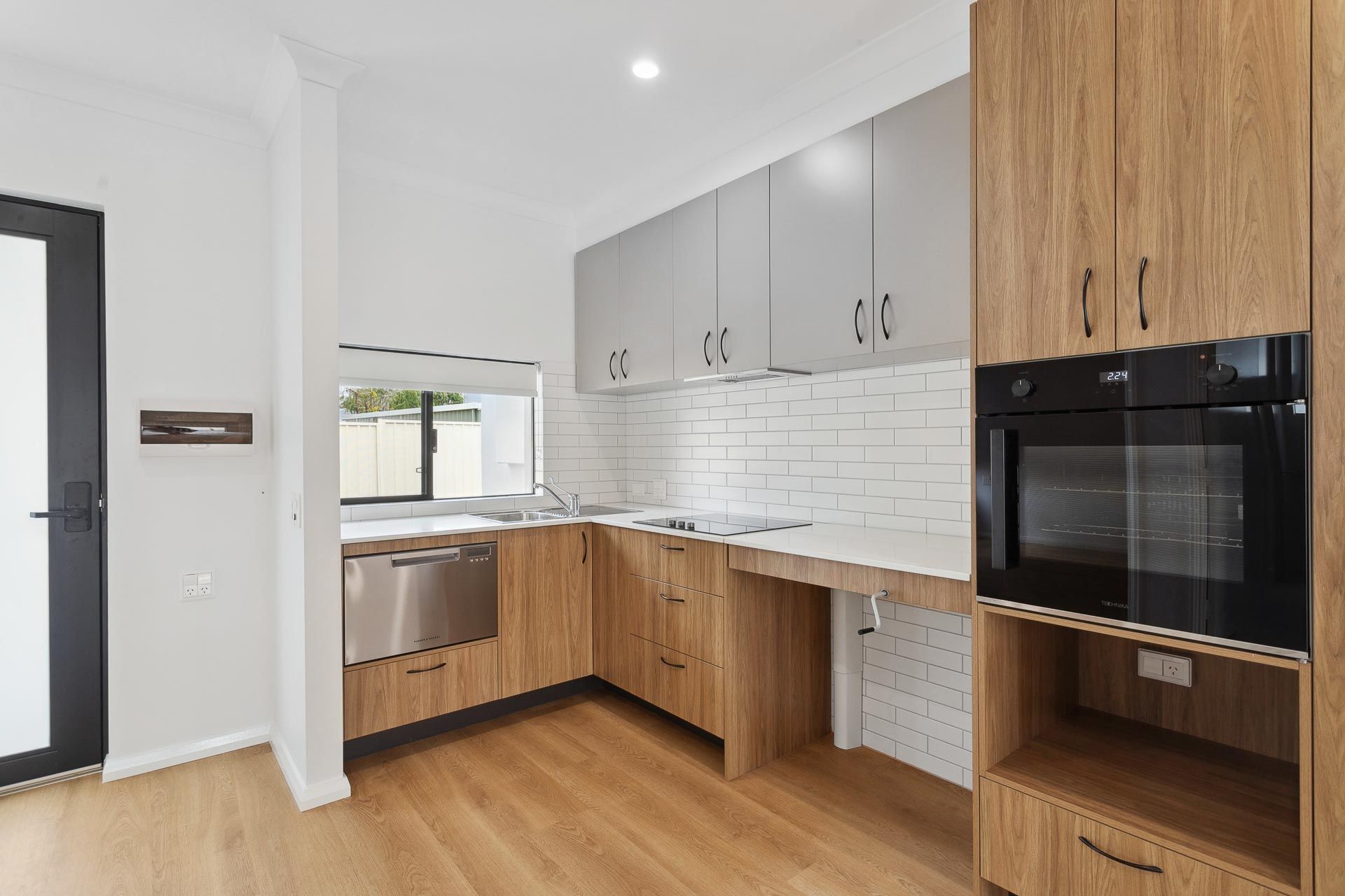 WEB 2 50 Penguin Rd  Shoalwater 2