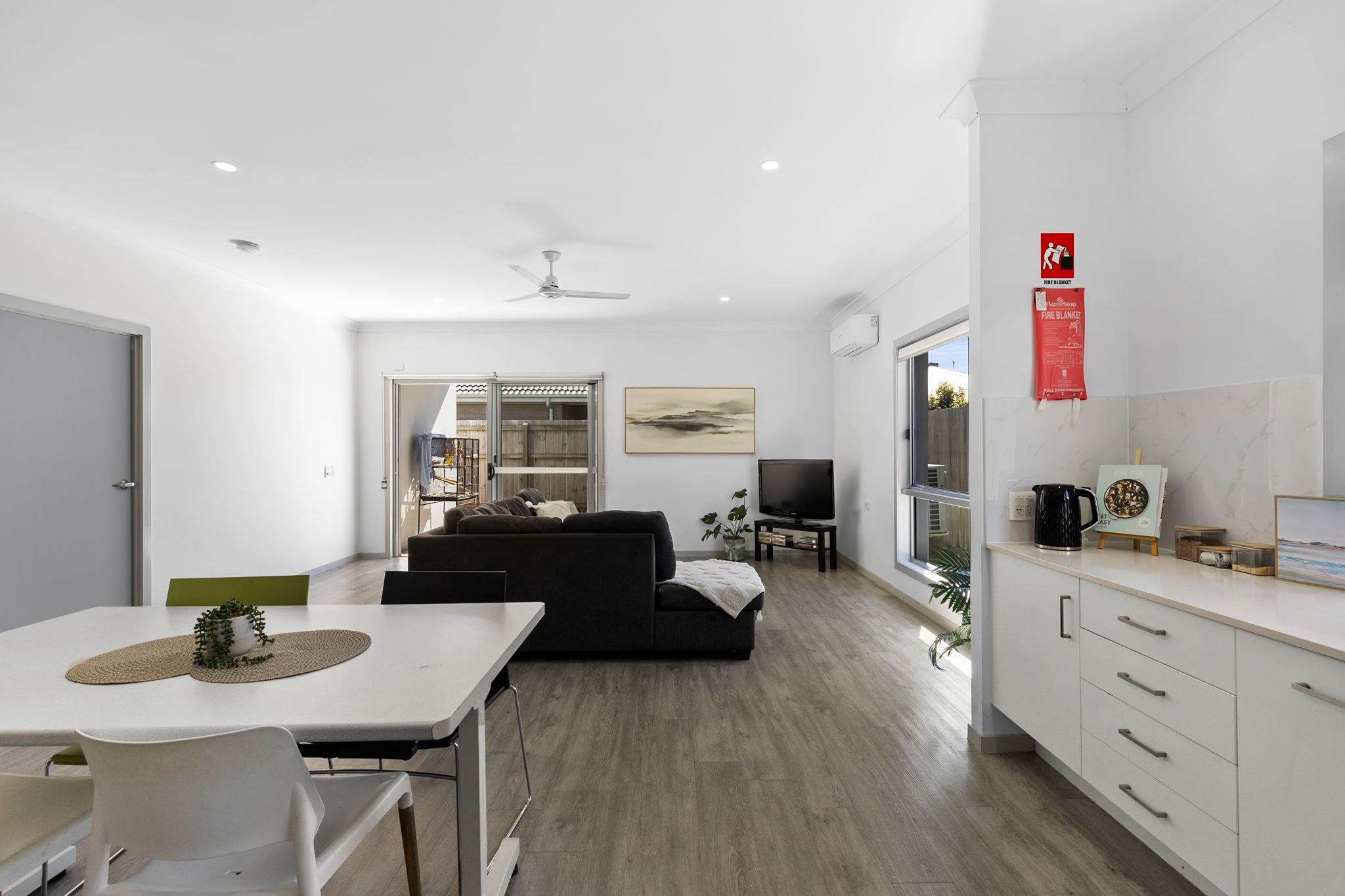 11 web-or-mls-8-scott-young-dr