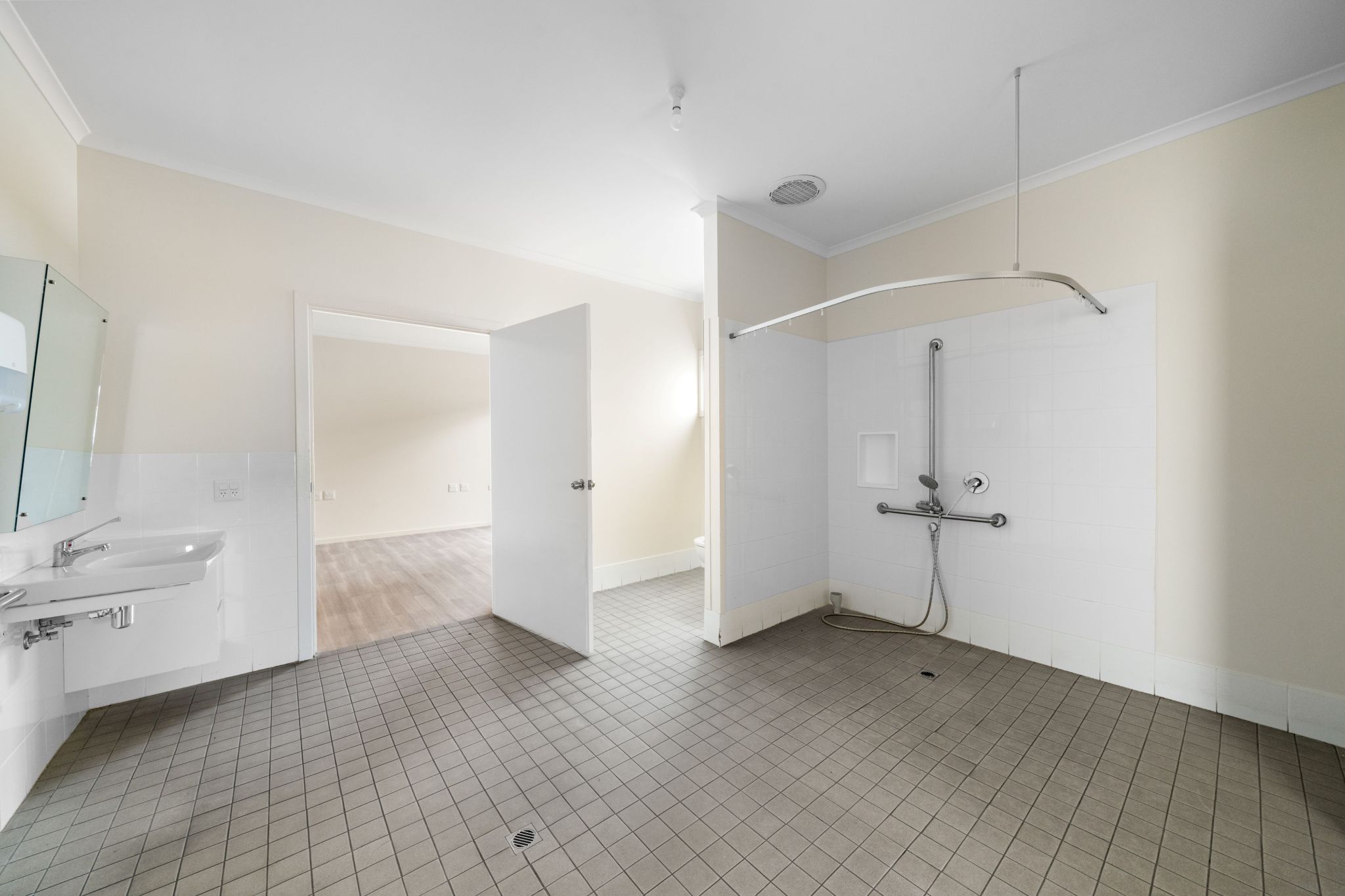 Kelly Grove New   Bathroom
