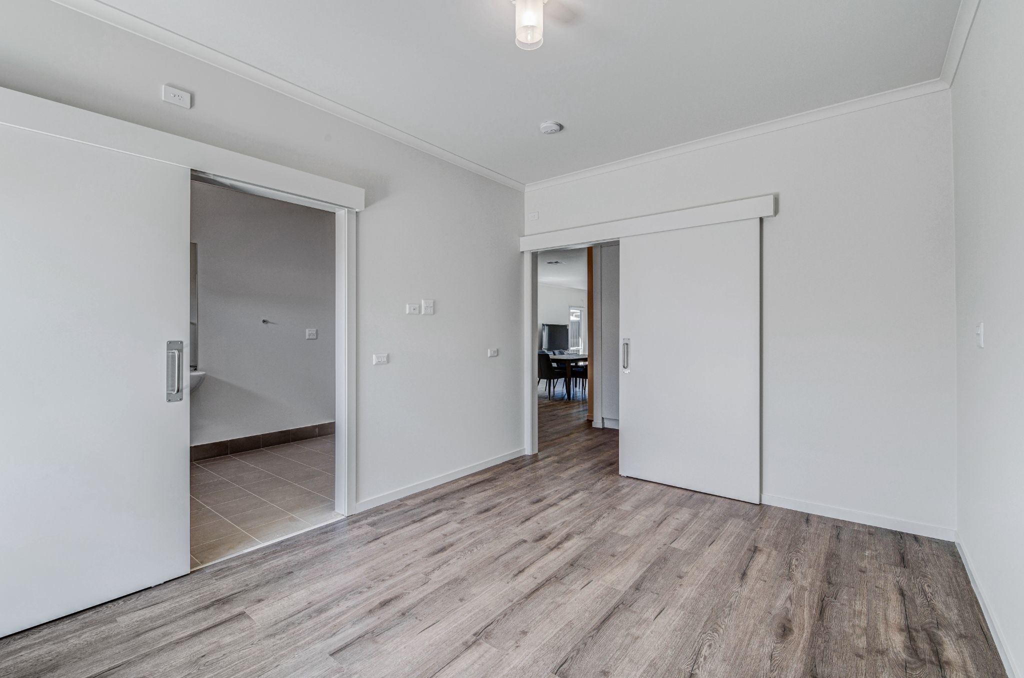 DSC 6077_78_79_80_81