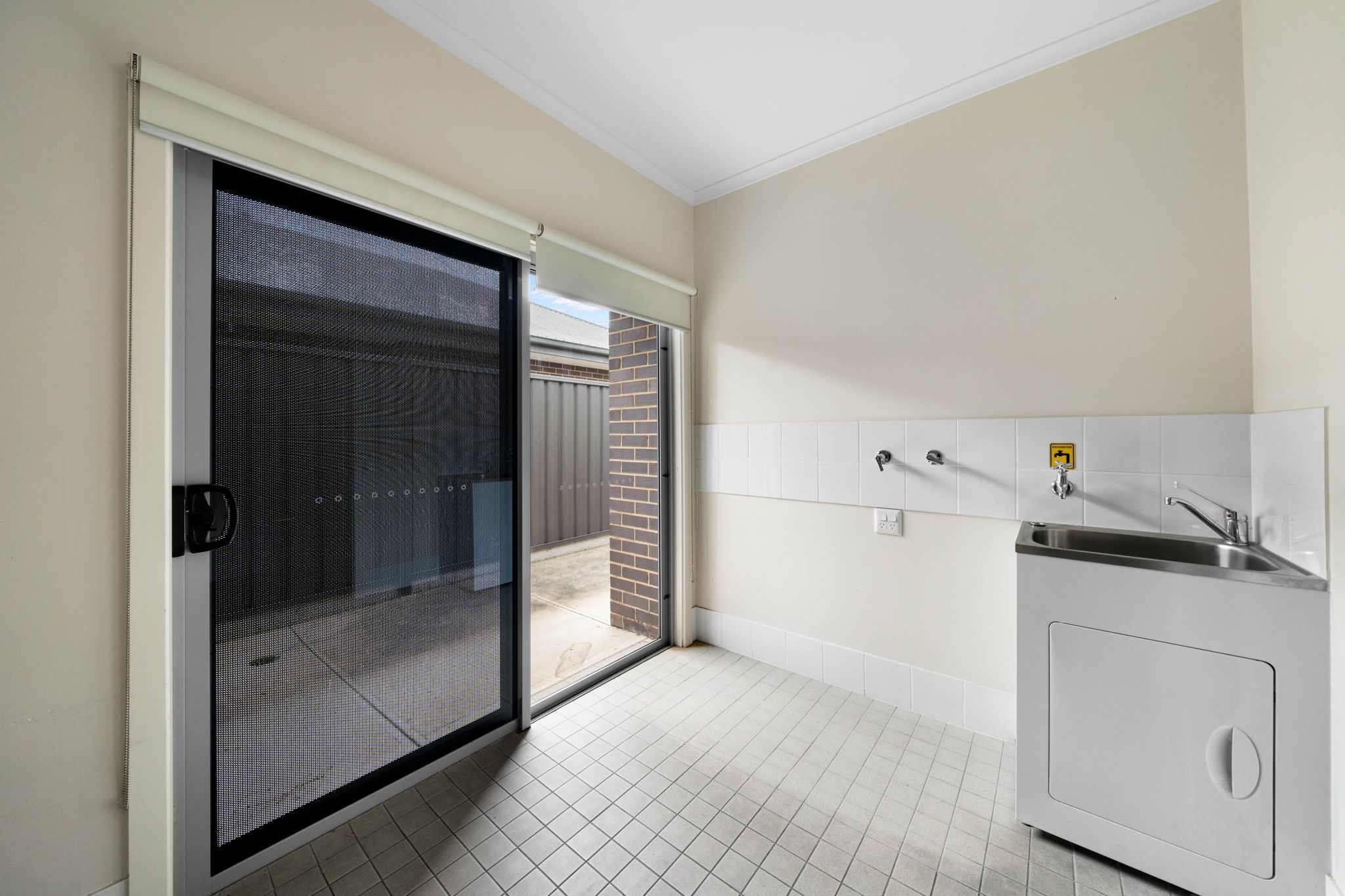 Kelly Grove New   Laundry